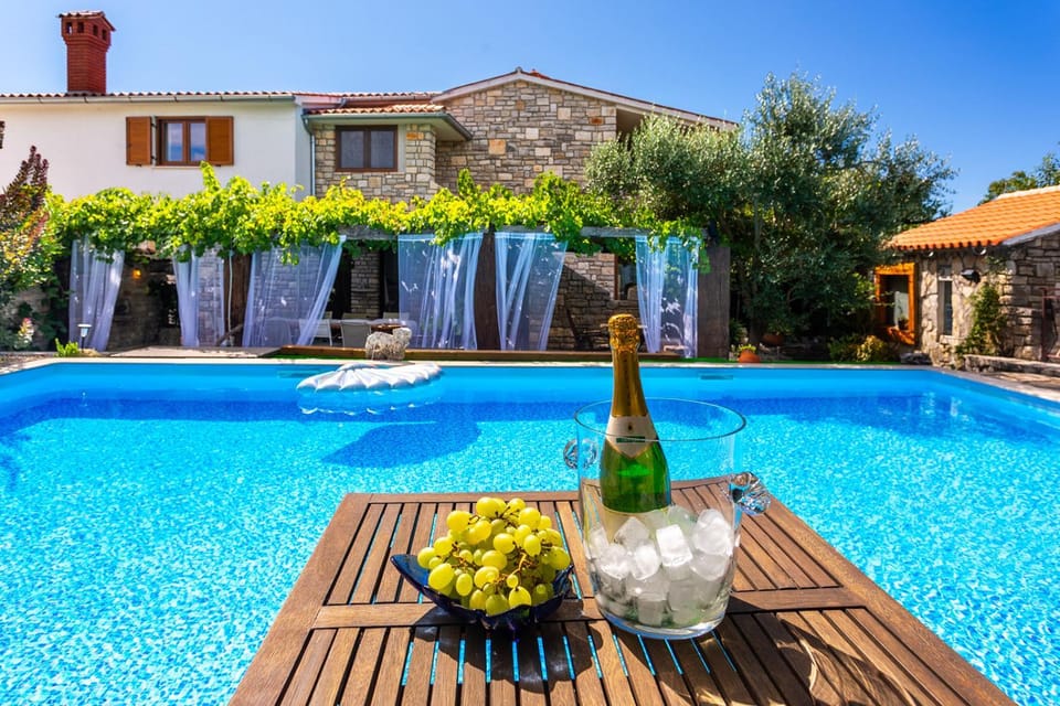 Pool view, Swimming pool