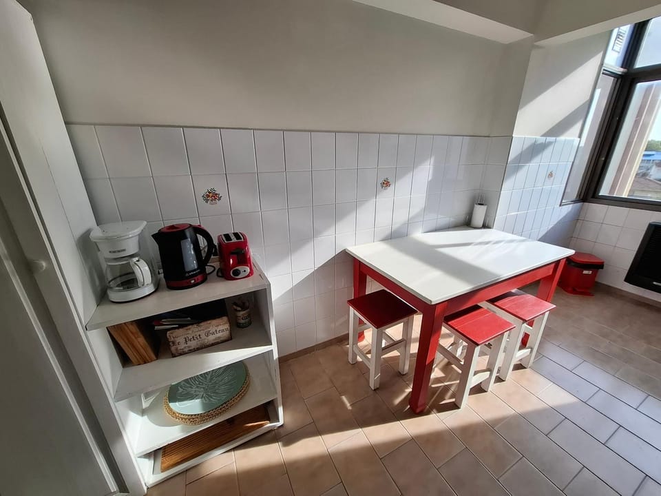 Coffee/tea facilities, Kitchen or kitchenette, heating, toaster