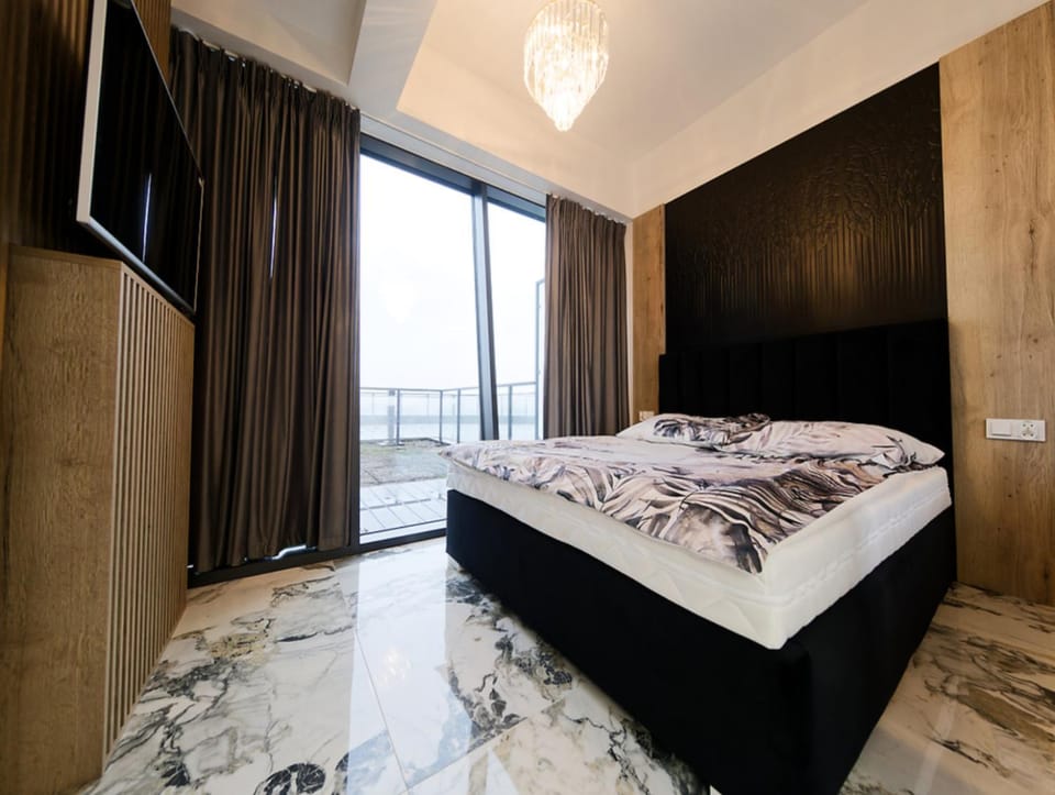Bed, TV and multimedia, Photo of the whole room, Bedroom, wardrobe