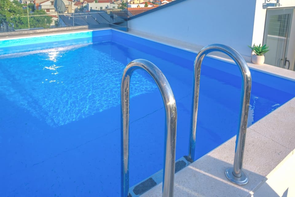 Pool view, Swimming pool