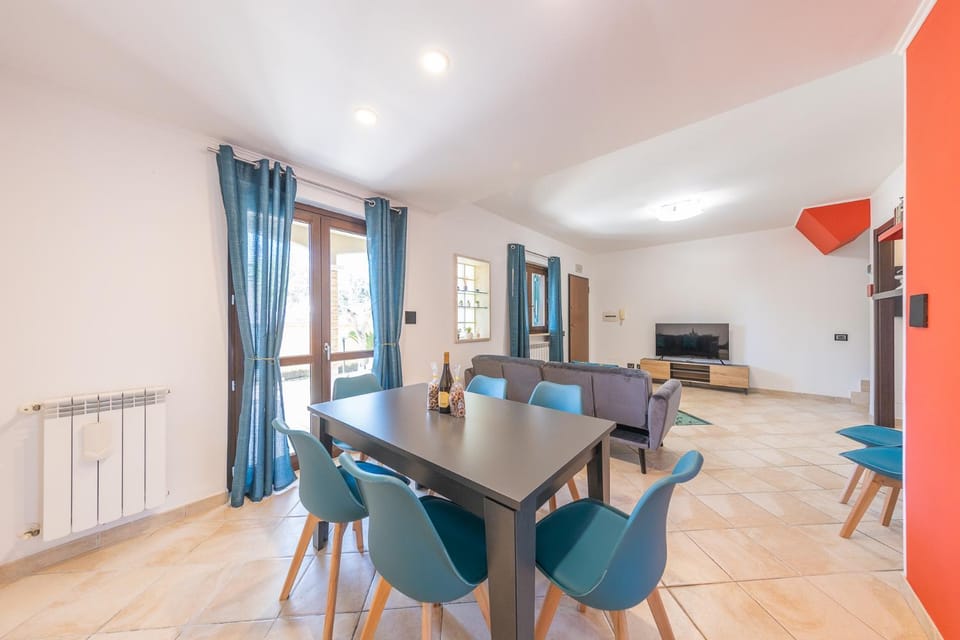 TV and multimedia, Dining area