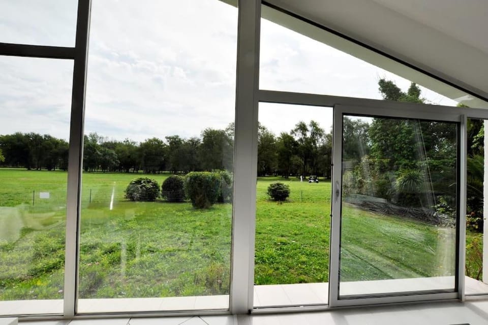 Villa Haut Standing avec Piscine, Vue sur Golf Villa in Saint-Cyprien