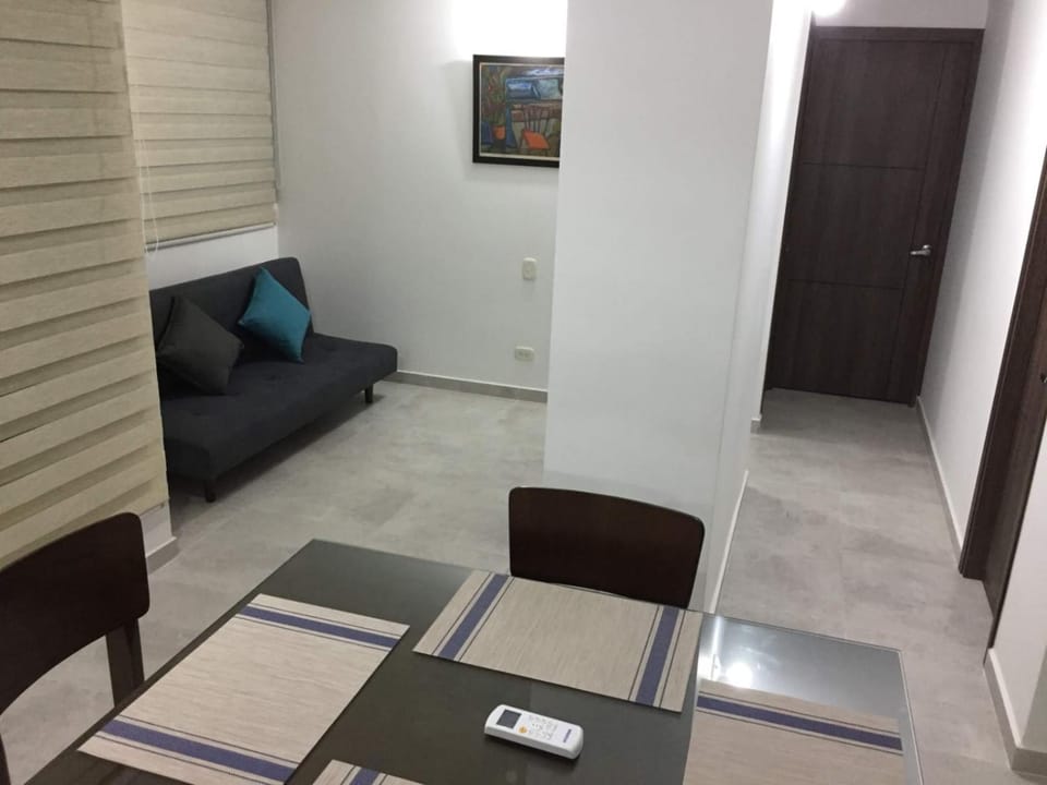 805-3 Depa al sur elevador parqueo aa balcon pool Apartment in Cali