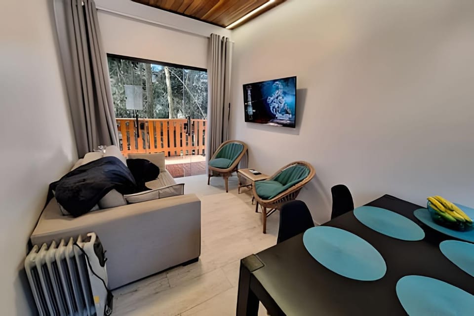 Communal lounge/ TV room, TV and multimedia, Living room, Seating area