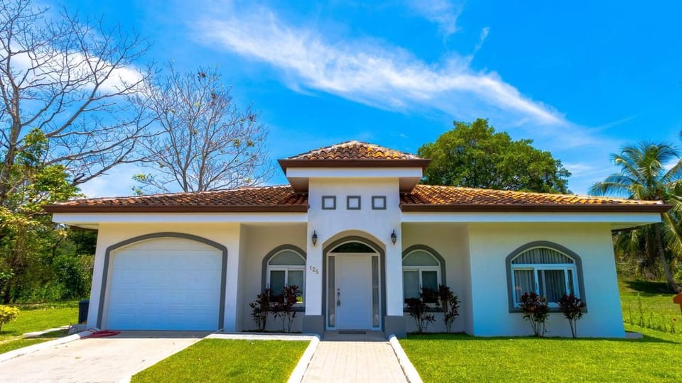 Villa Isabella by Vacation Pura Vida Villa in Esterillos Este