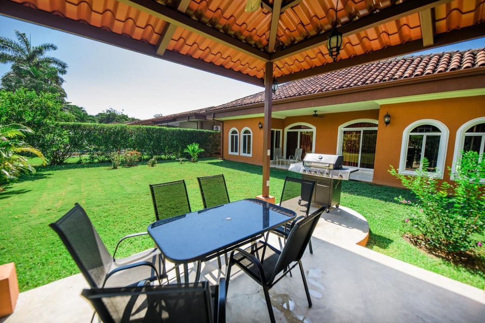 Villa Tranquilidad by Vacation Pura Vida Villa in Esterillos Este