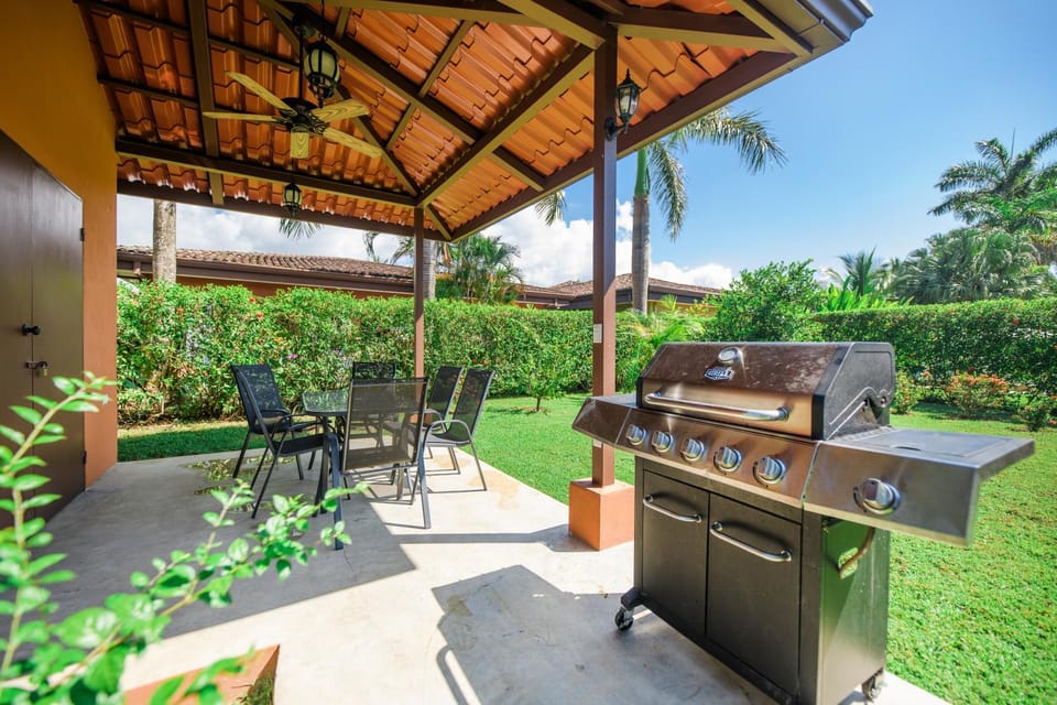 Villa Tranquilidad by Vacation Pura Vida Villa in Esterillos Este