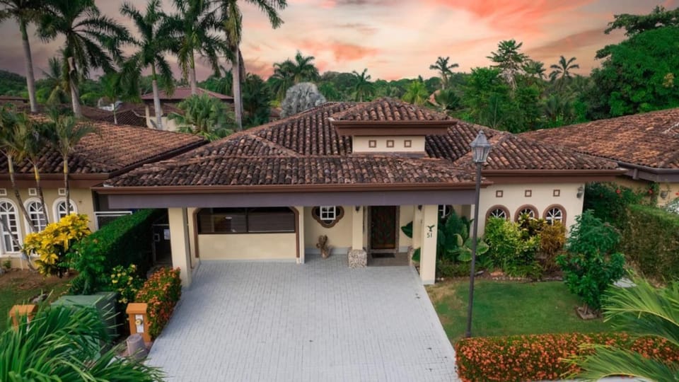 Villa Brisa del Mar by Vacation Pura Vida Villa in Esterillos Este