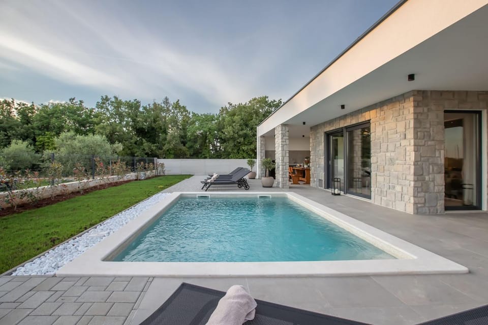 Property building, Garden view, Swimming pool