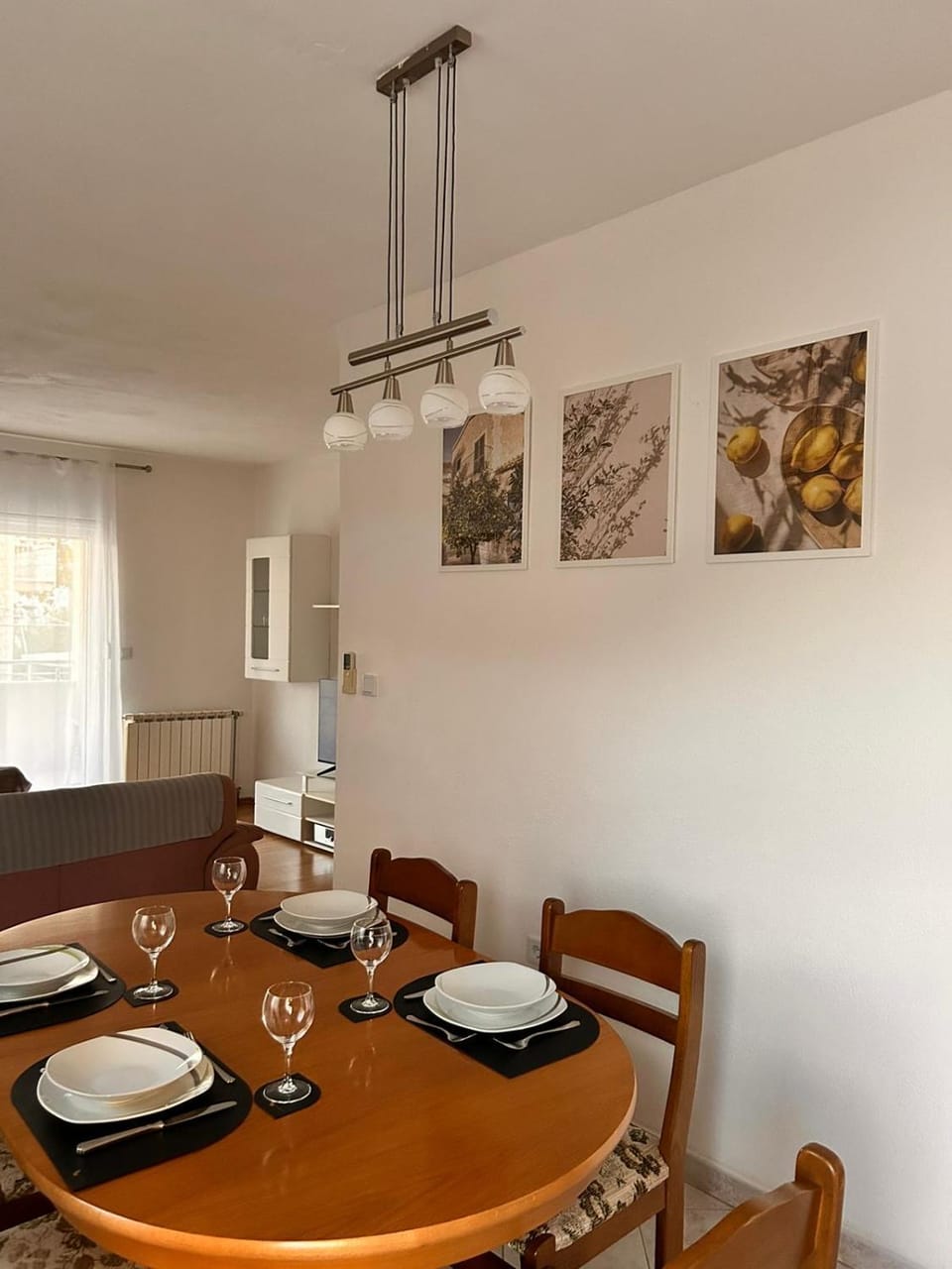 Seating area, Dining area