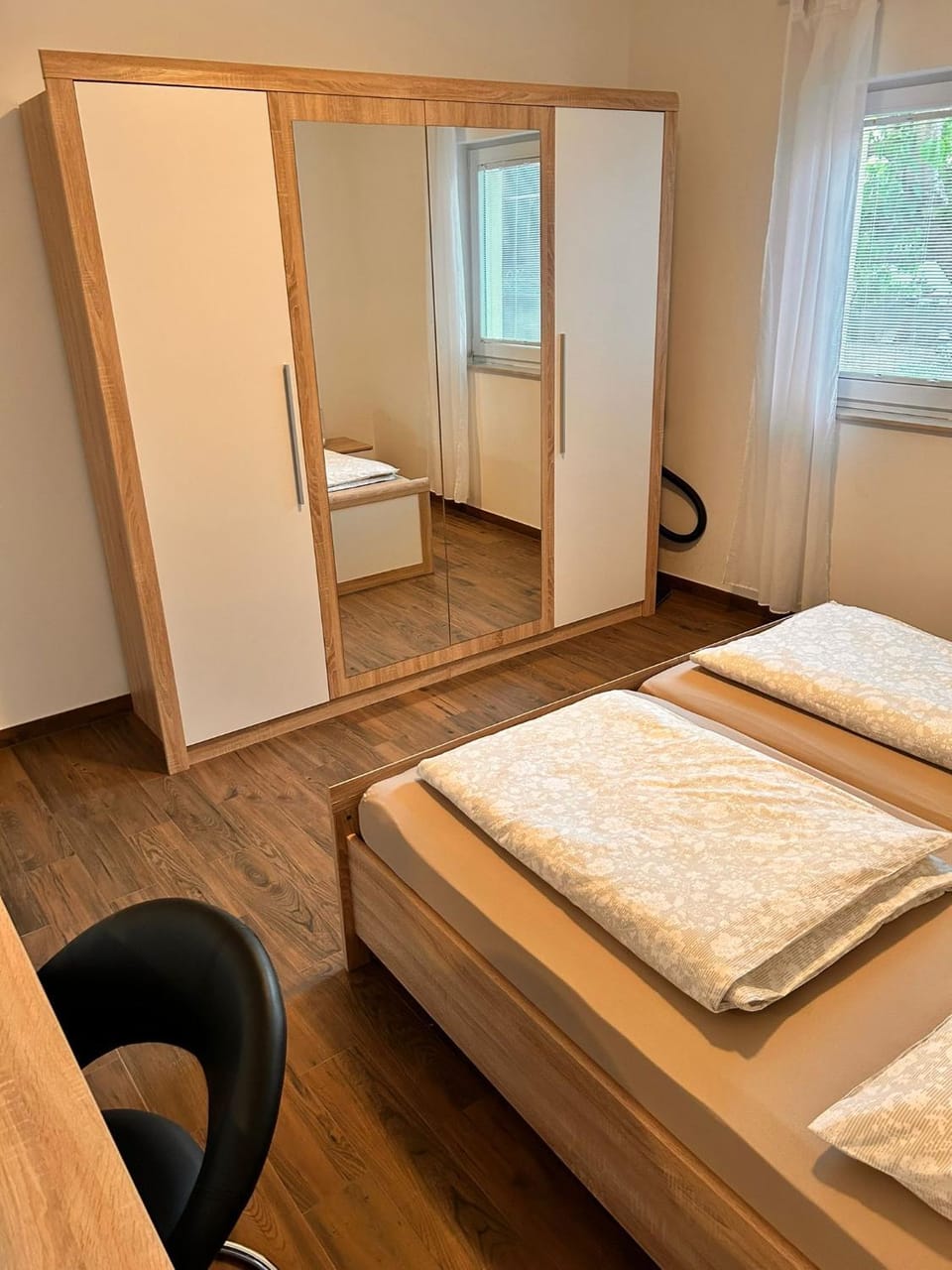 Bed, Photo of the whole room, Bedroom, wardrobe