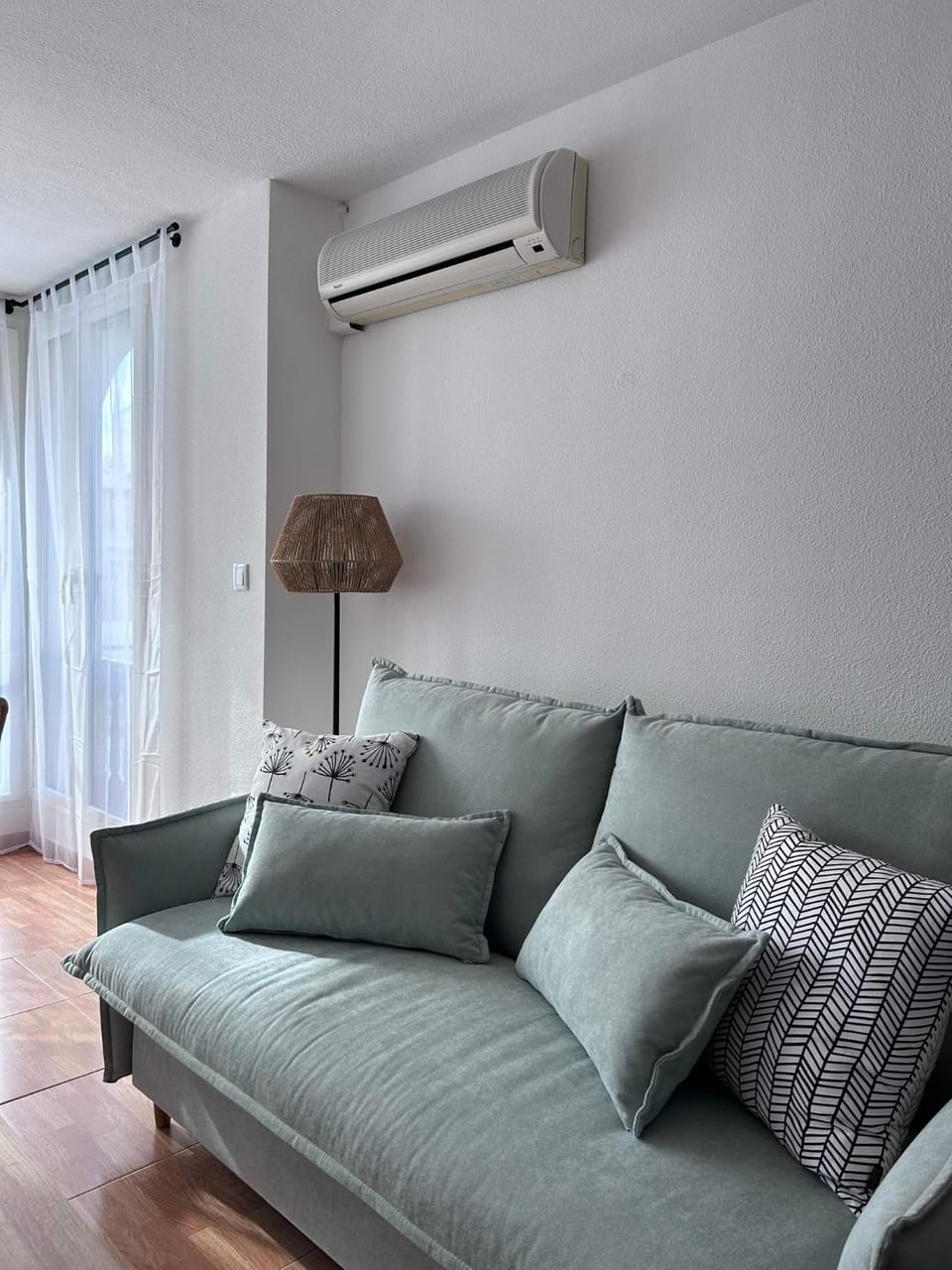 Living room, Seating area, air conditioner