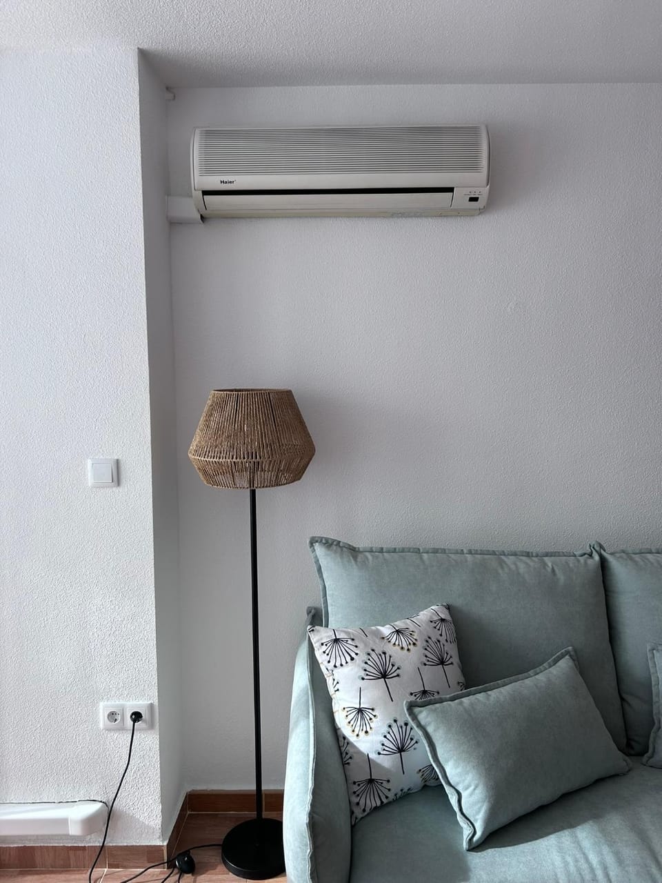 Living room, Seating area, air conditioner