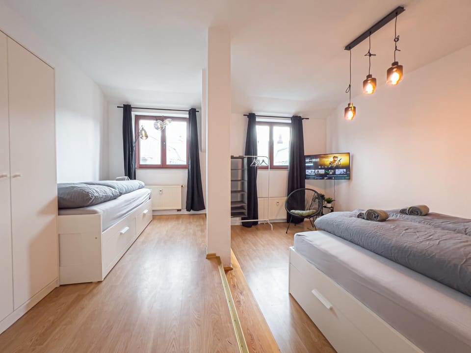 Bed, TV and multimedia, Photo of the whole room, Bedroom, wardrobe