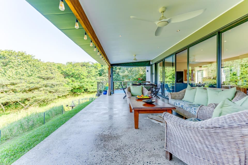 Patio, Spring, Day, Natural landscape, Garden, View (from property/room), Balcony/Terrace, Living room, Seating area, Garden view