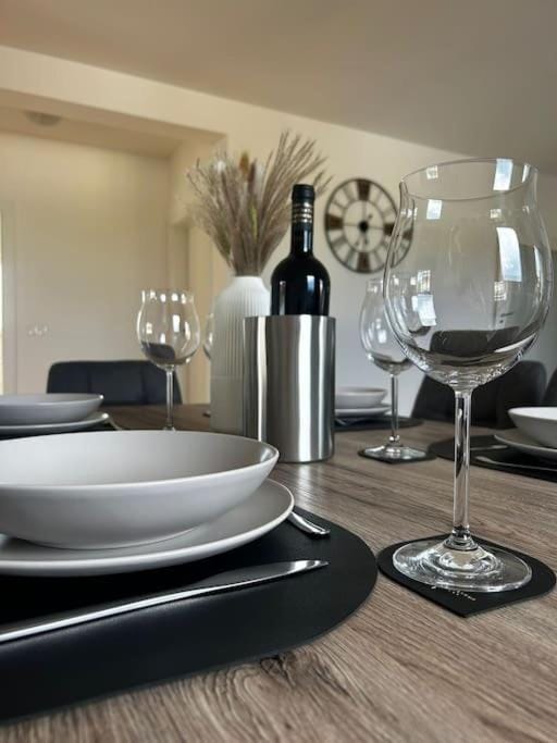 Food and drinks, Dining area, Drinks, Alcoholic drinks