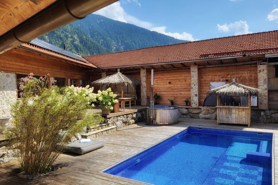 Patio, Hot Tub, Lounge or bar, Swimming pool, Swimming pool, Sunrise, Sunset, Inner courtyard view, sunbed