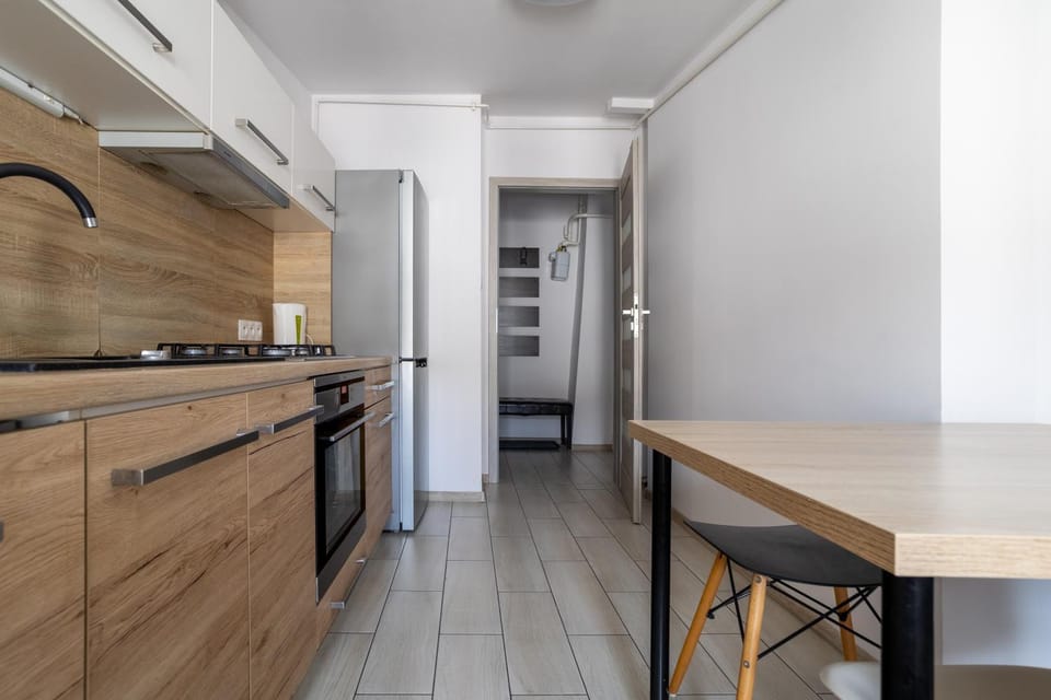 Dining area, kitchen