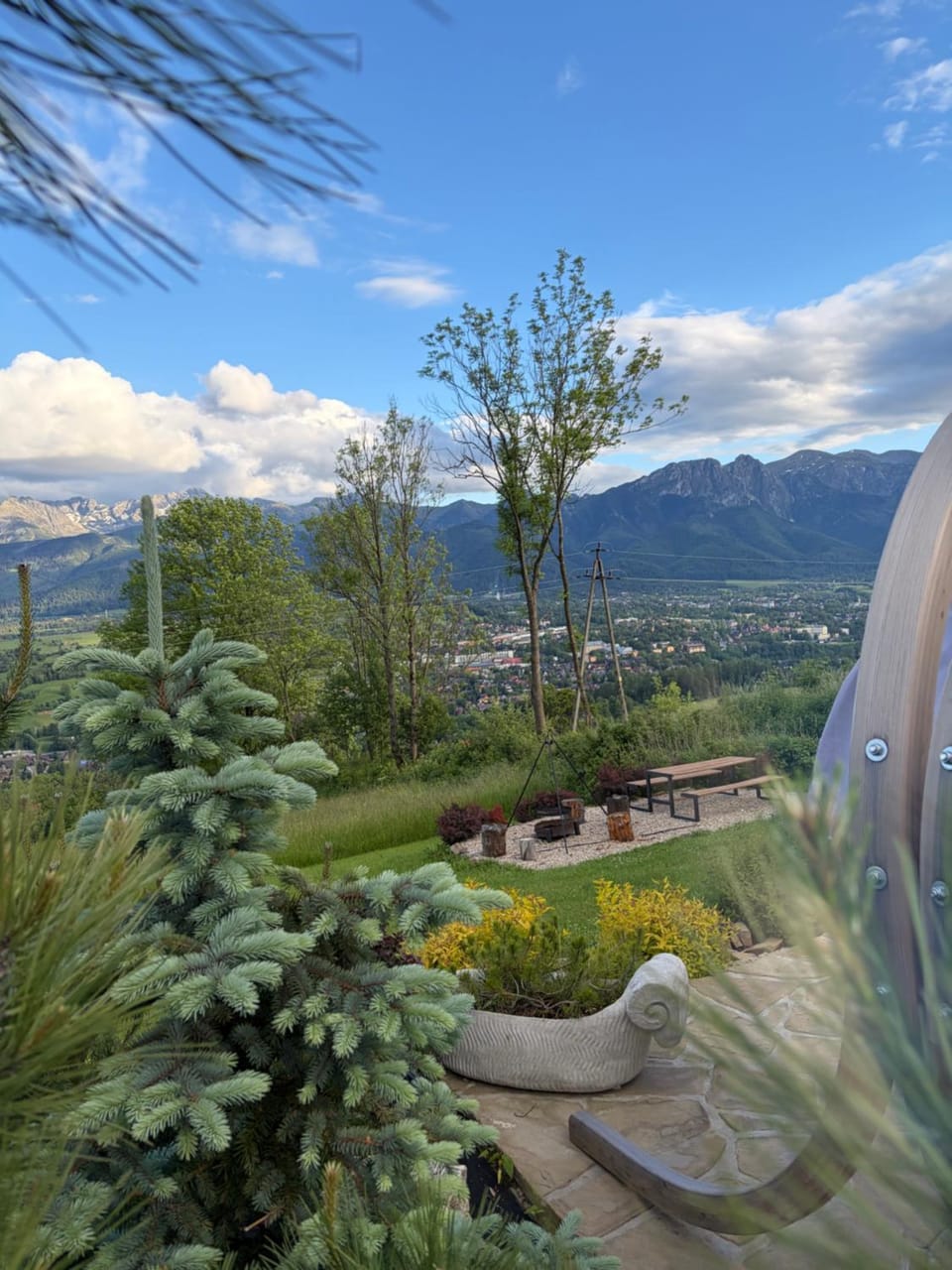 ZakoGlamp Glamping Pod Gubałówką z Jacuzzi Luxury tent in Zakopane