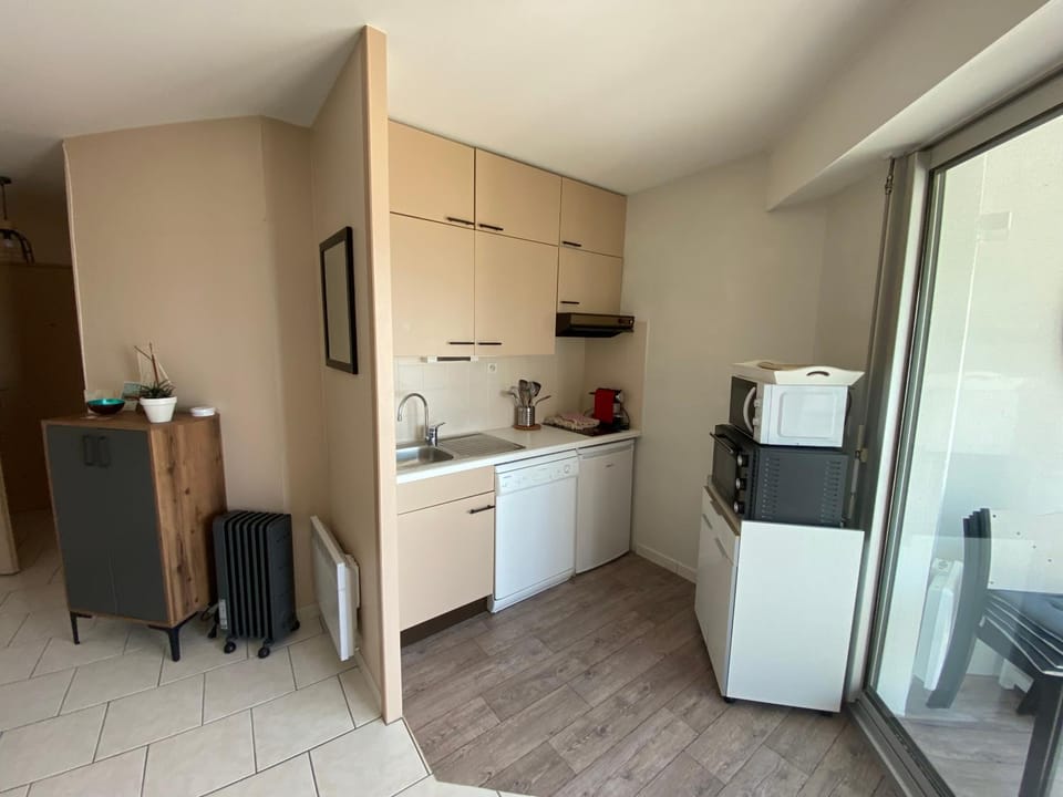 Coffee/tea facilities, Kitchen or kitchenette, dishwasher, oven, pet friendly, stove, toaster