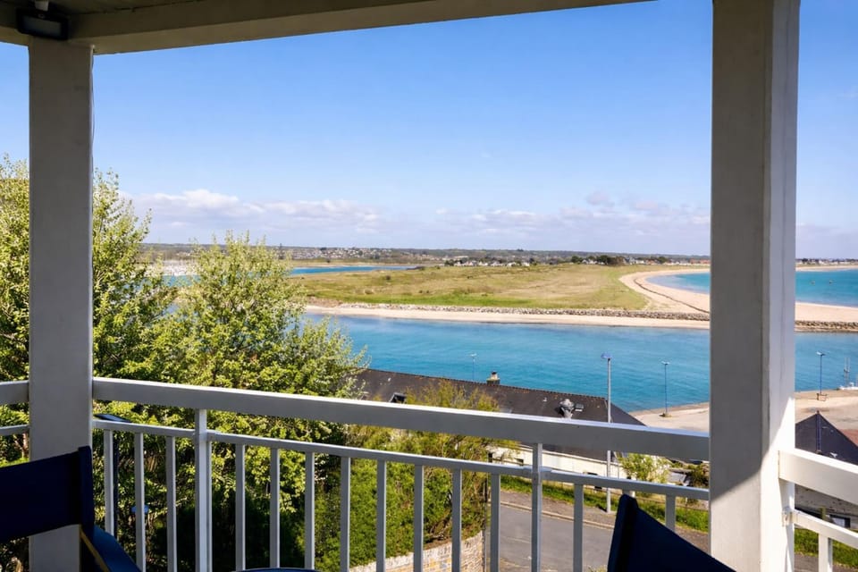 Corniche Apartment in Barneville-Carteret