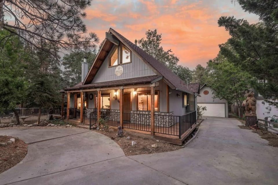 Pendleton Pines House in Sugarloaf