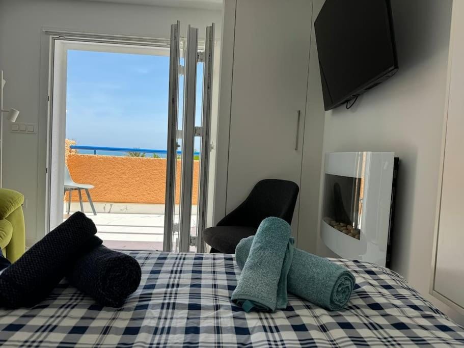 Bed, Bedroom, Sea view