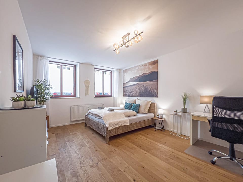 Bed, Photo of the whole room, Bedroom