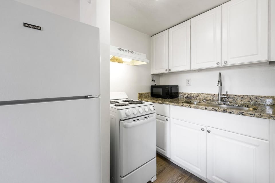 Budgetel Inn and Suites Hotel in Atlanta