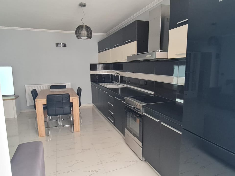 Kitchen or kitchenette, Dining area, minibar, pet friendly, stove