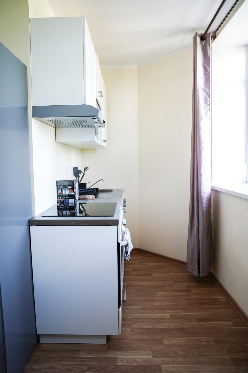 Kitchen or kitchenette, Communal kitchen, oven, stove