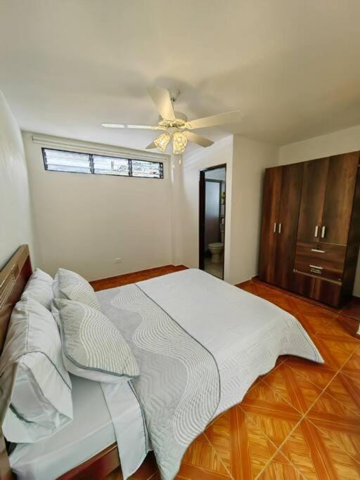 Photo of the whole room, Bedroom, wardrobe