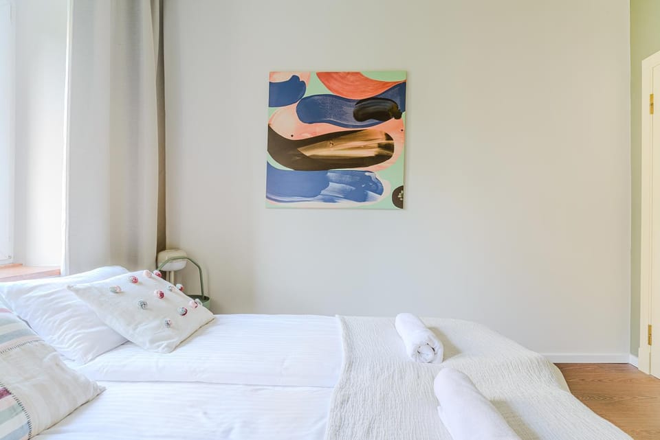 Bed, Decorative detail, Bedroom, towels