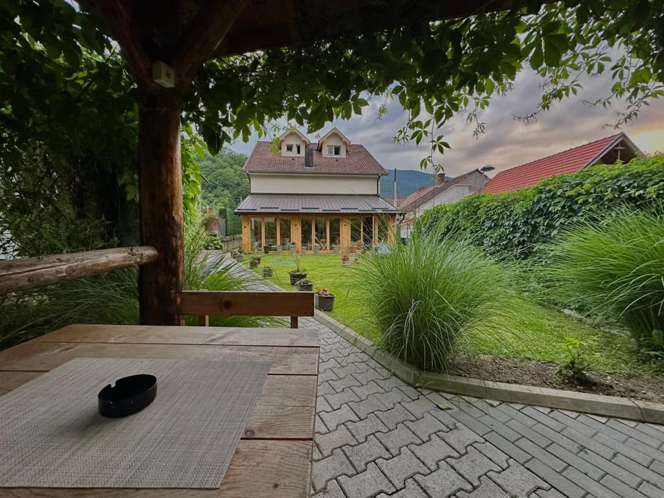 Property building, Day, Garden, Garden view