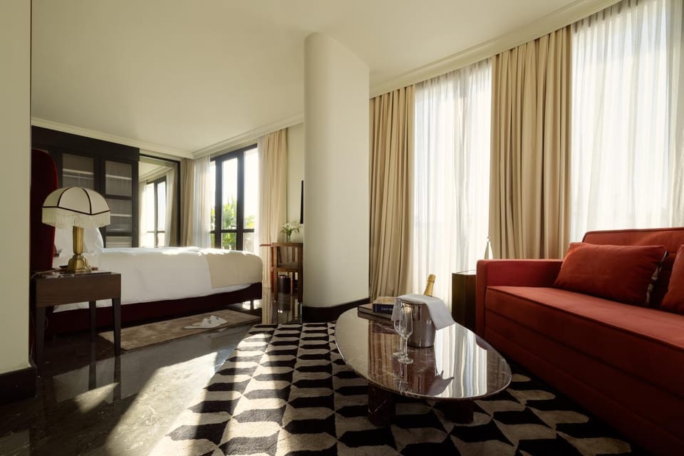 Bed, Living room, Photo of the whole room, Seating area, Bedroom