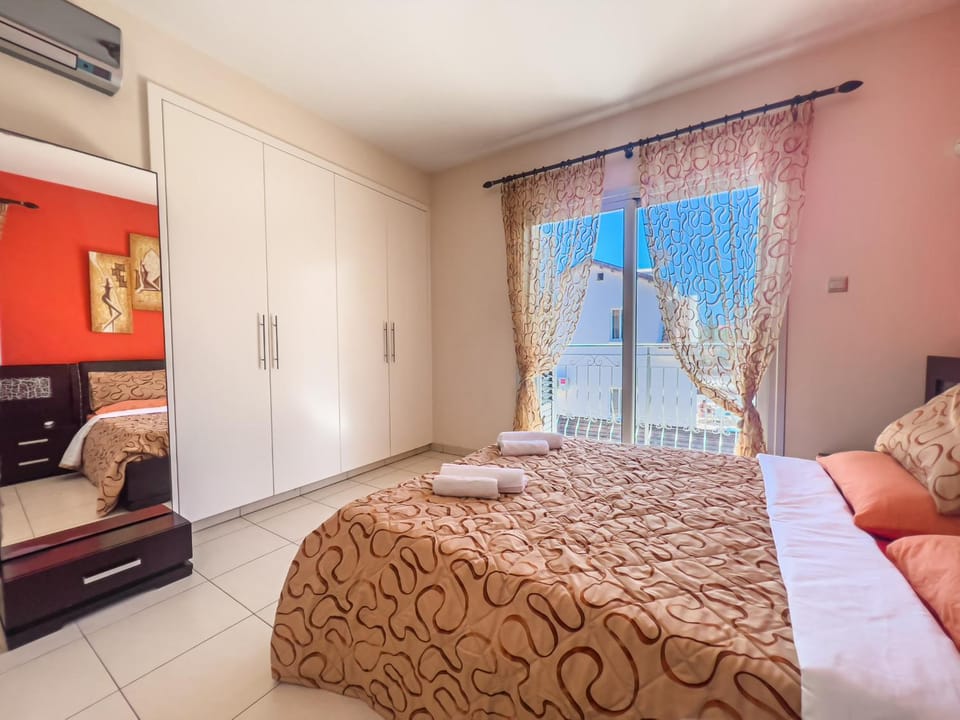 Bedroom, towels, air conditioner
