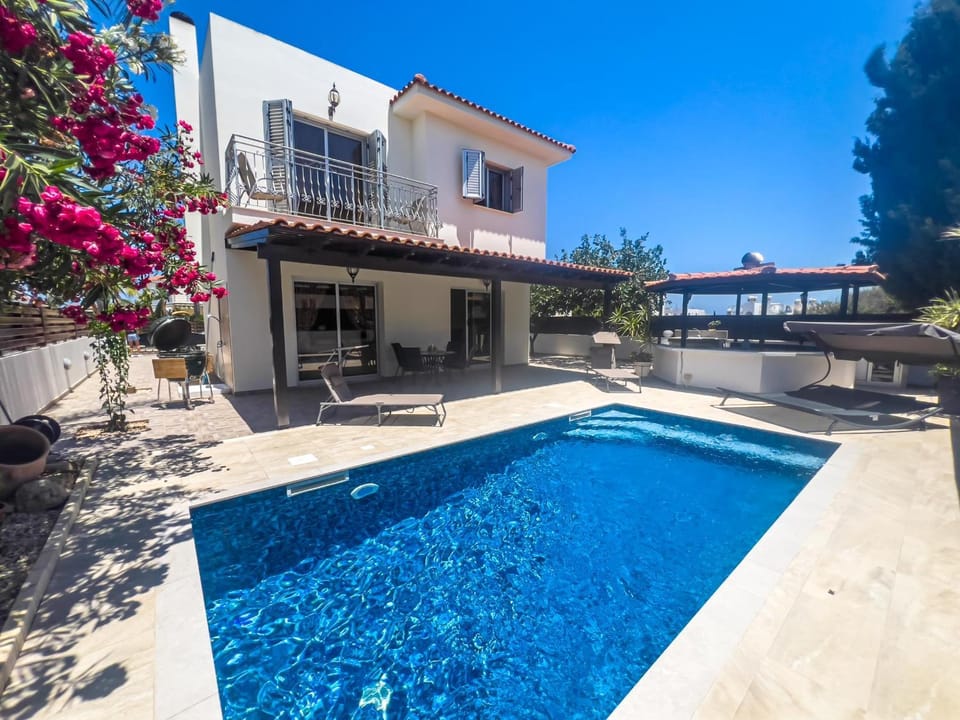Property building, Pool view, Swimming pool