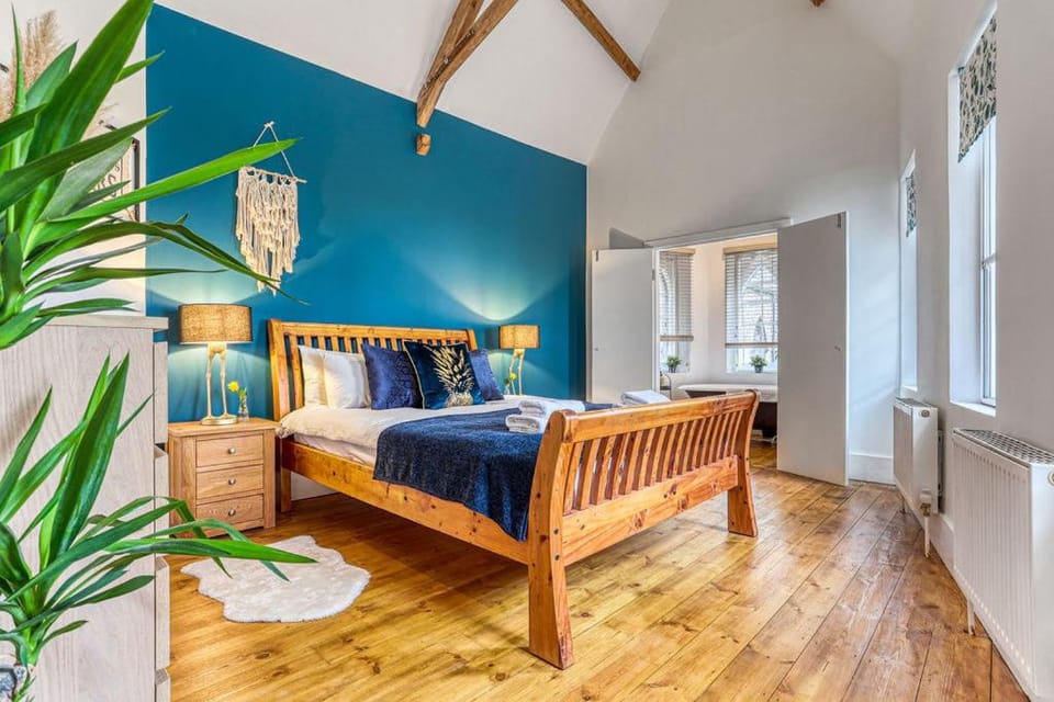Central Blissful Corner Apartment in Bristol