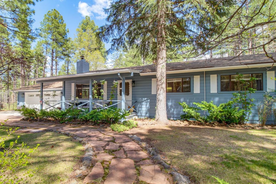Deck + Pool Table: Pinetop-Lakeside Nature Escape House in Pinetop-Lakeside