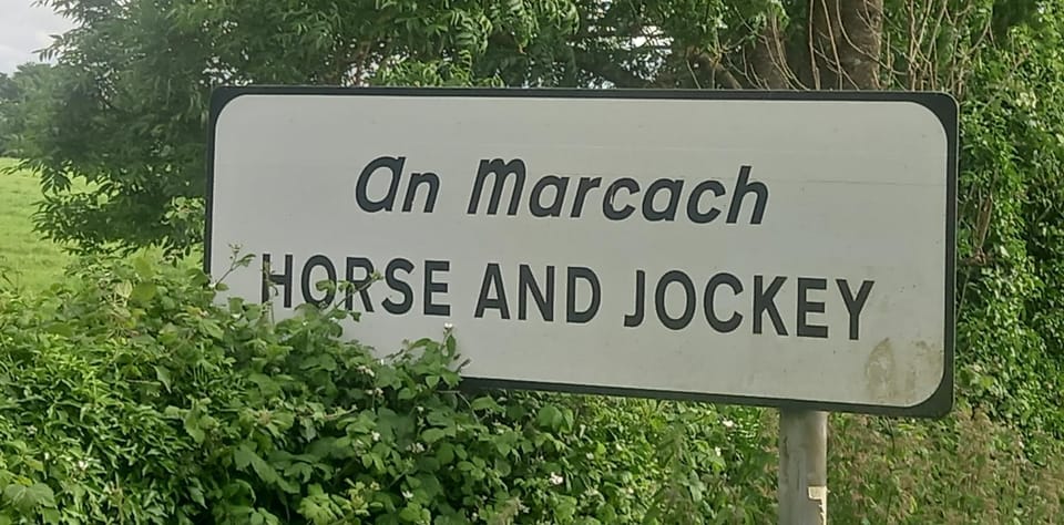 Kitty's Cottage - Horse and Jockey, Cashel House in Co. Tipperary, Ireland