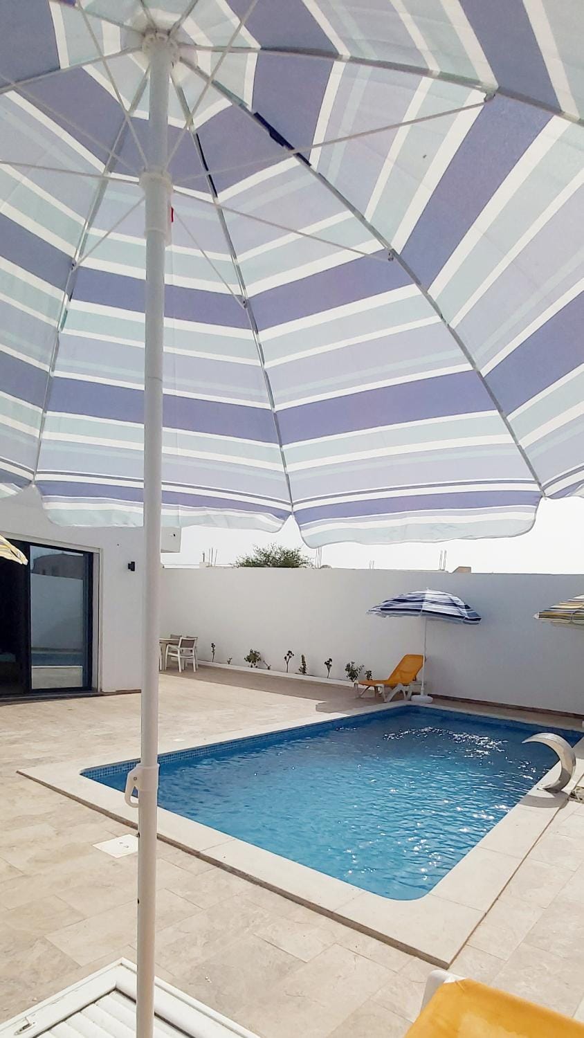 Pool view, Swimming pool, sunbed