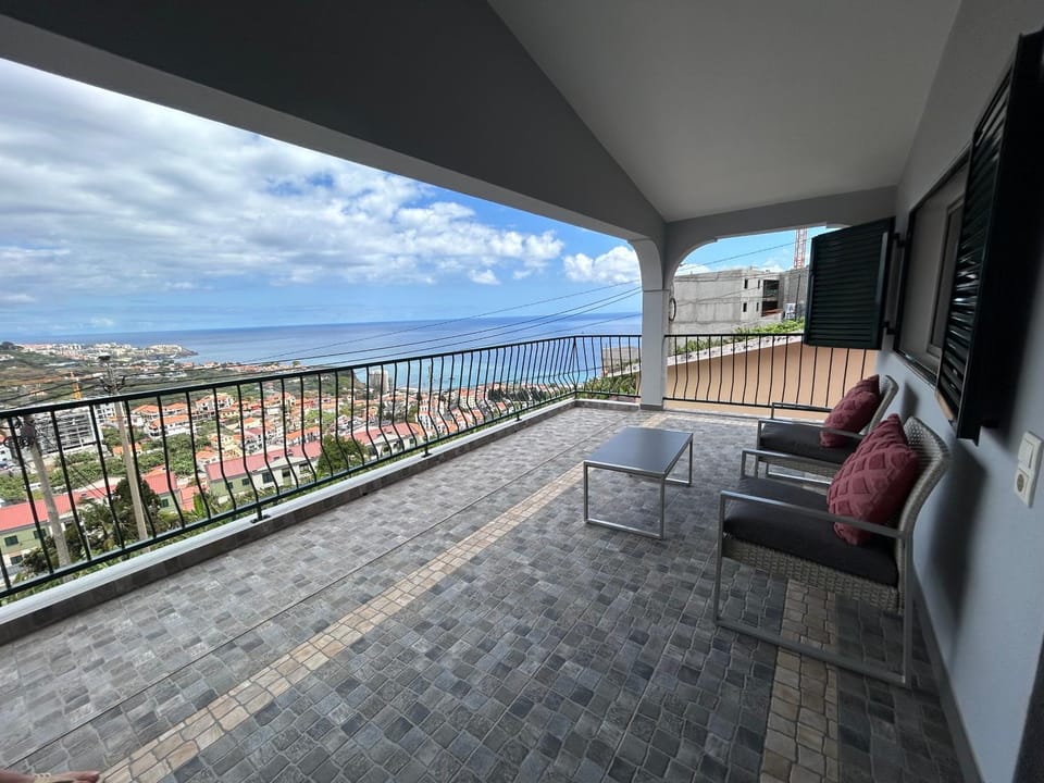 Natural landscape, Balcony/Terrace, Sea view