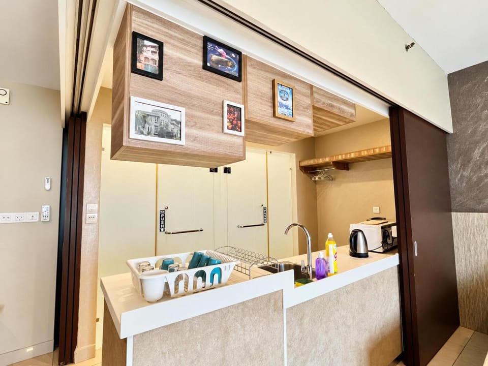 Shower, Bathroom, Kitchen or kitchenette