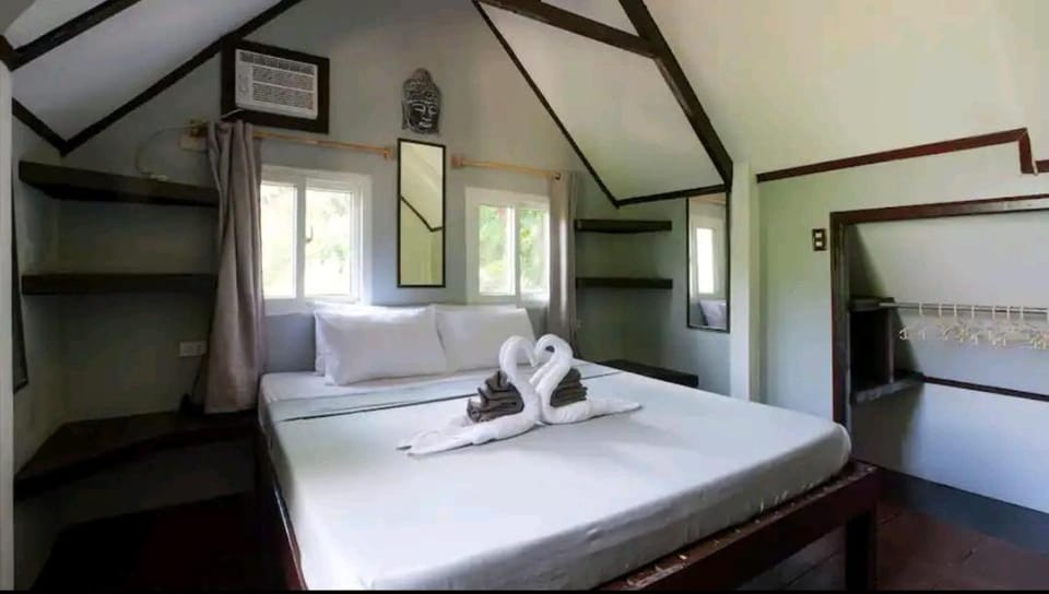 Bedroom, towels