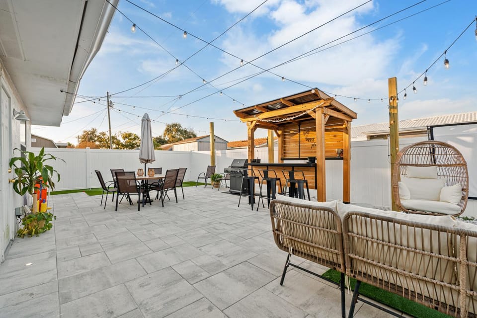 Patio, Patio, Balcony/Terrace, Lounge or bar