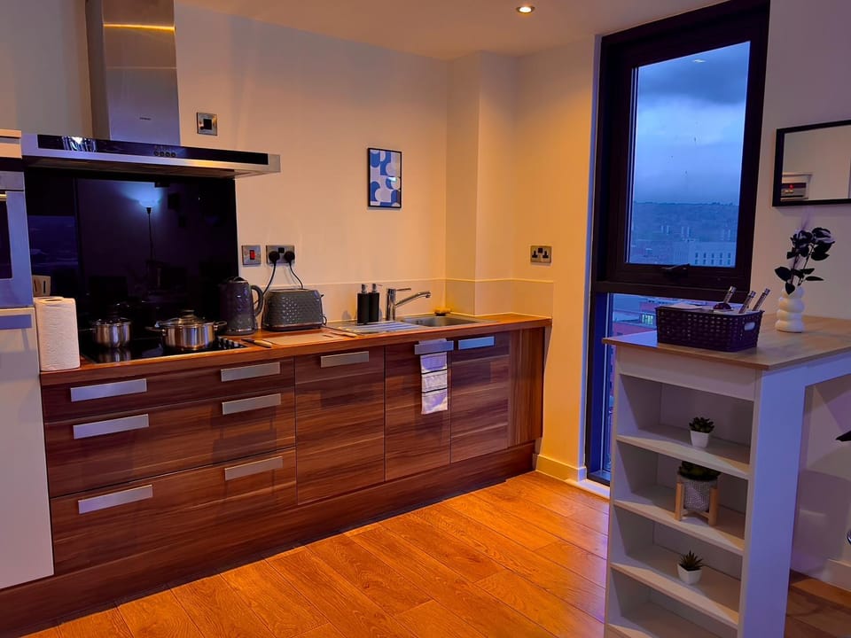 Penthouse Gem, Central, Scenic Views, Stylish, Modern, City Centre 2BR Apartment in Sheffield