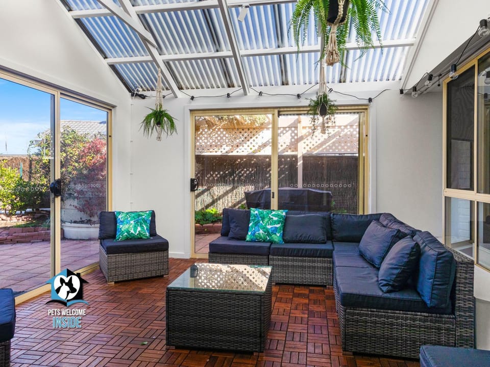 Balcony/Terrace, Seating area, Garden view, Lake view, Sunrise, Sunset