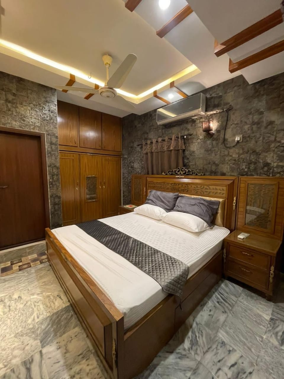 Travellers Home 2BR PORTION Gulshan Iqbal blk#7 House in Karachi