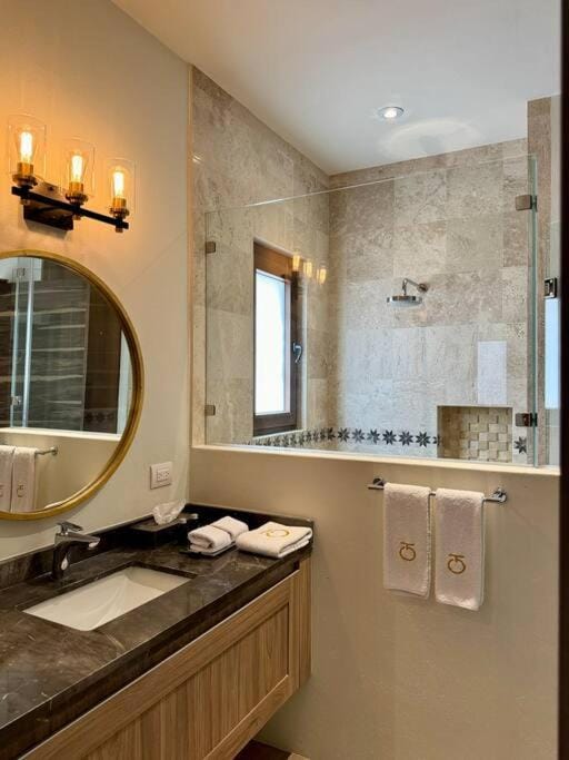 Luxury 2BR Condo AC Near Rosewood - 3 min walk Apartment in San Miguel de Allende