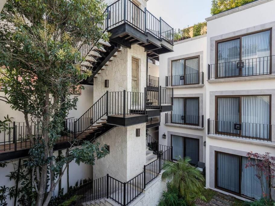 Luxury 2BR Condo AC Near Rosewood - 3 min walk Apartment in San Miguel de Allende